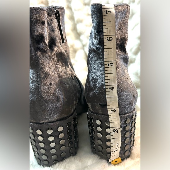 KENDALL + KYLIE Womens Blythe2 Velvet Chunky
Ankle Boots, Grey, Size 8 M - Picture 9 of 11